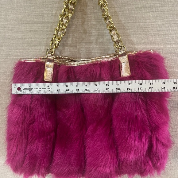 BETSEY JOHNSON fuchsia faux fur purse - Picture 10 of 15